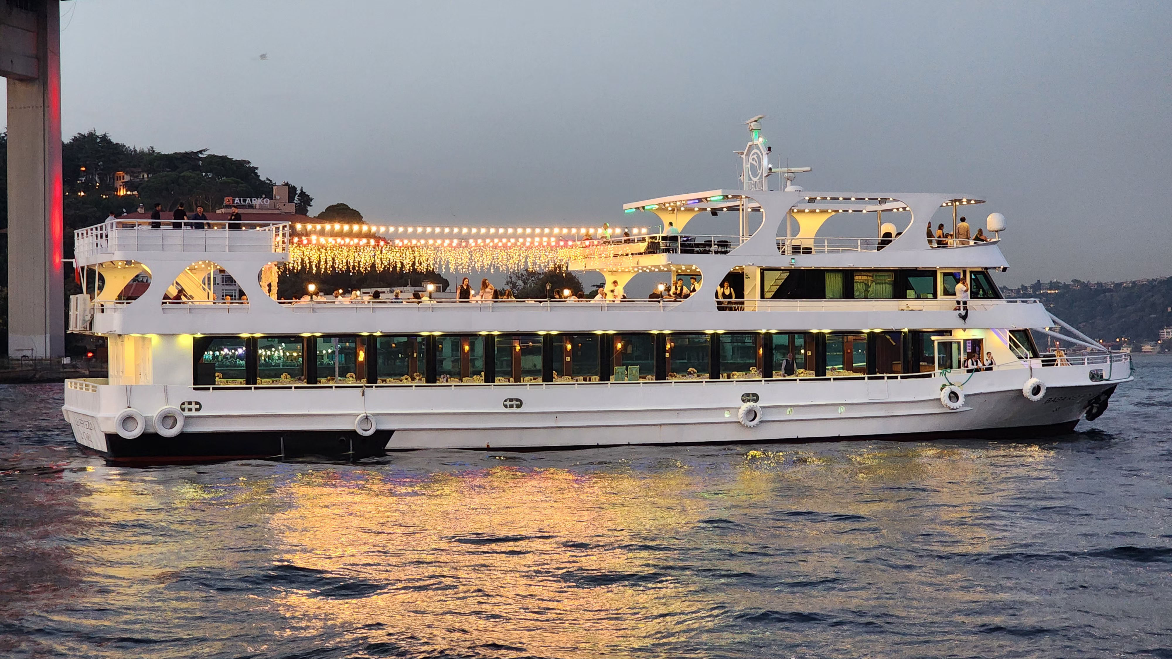 2026 Teknede Düğün Fiyatları Neye Göre Belirlenir? İstanbul Boğazı İçin Kapsamlı Rehber