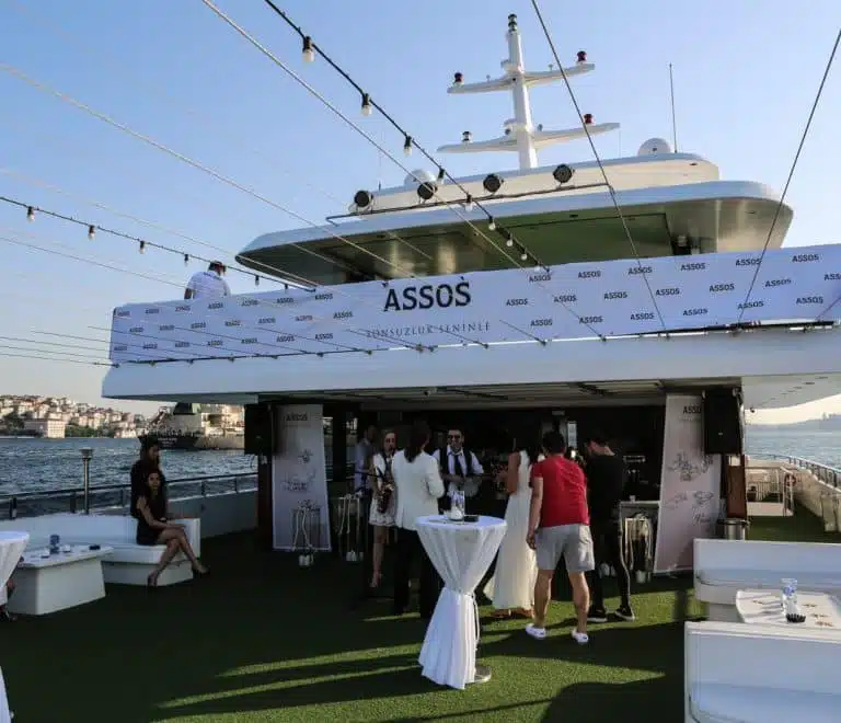 Boğaz'da Şirket Yemeği