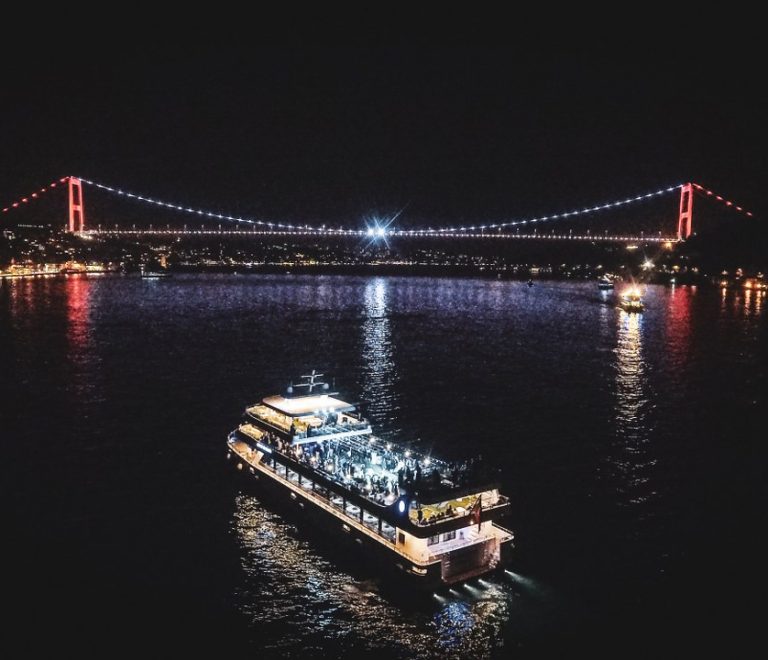 New Year's Eve Party on a Boat on the Bosphorus: A Step-by-Step Guide!