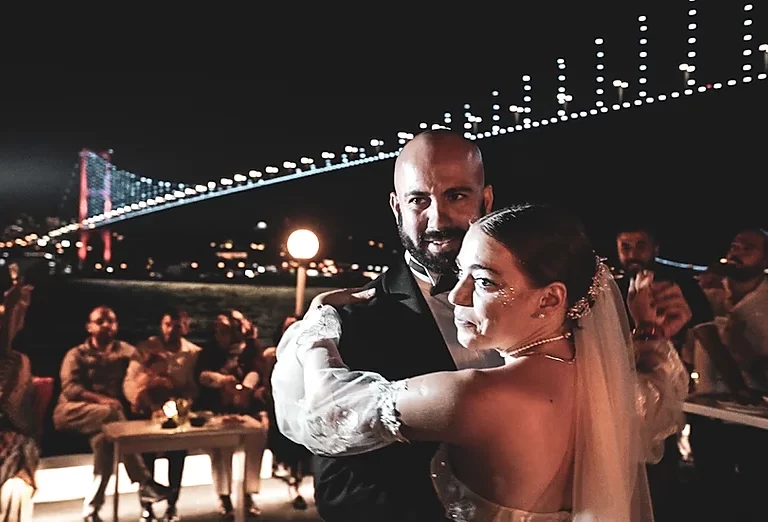 Teknede Düğünde Ne Giyilir? 