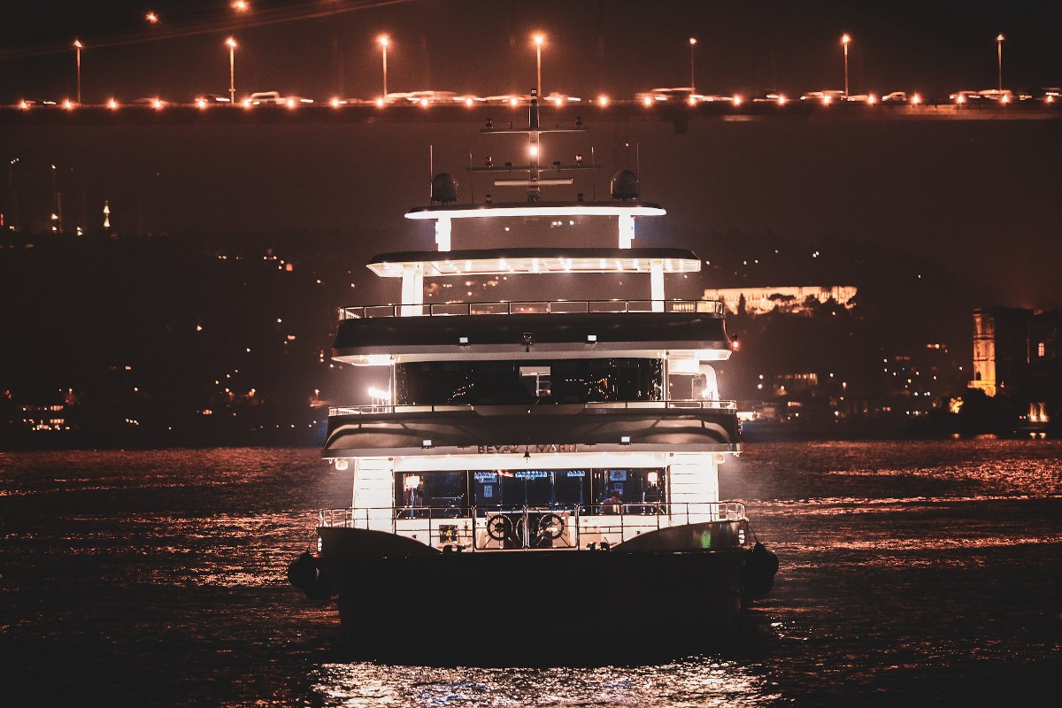 wedding on a boat on the Bosphorus