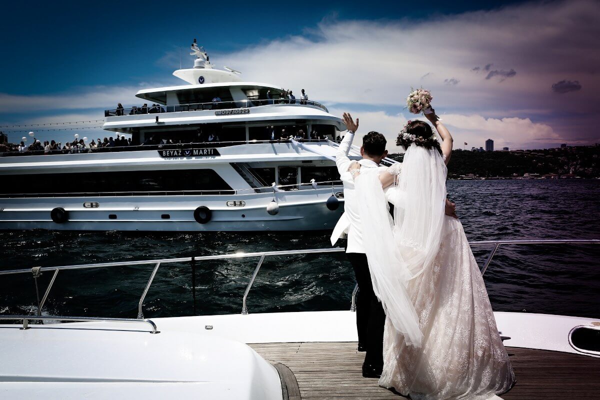 An Unforgettable Beginning in the Middle of the Sea: Wedding on a Boat