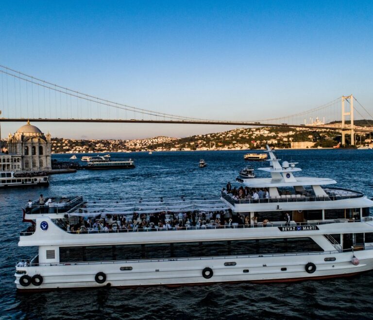 wedding ideas on a boat