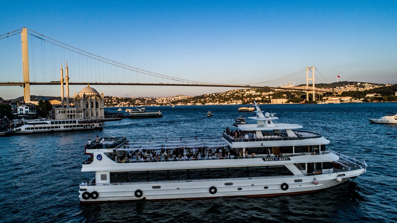 wedding ideas on a boat