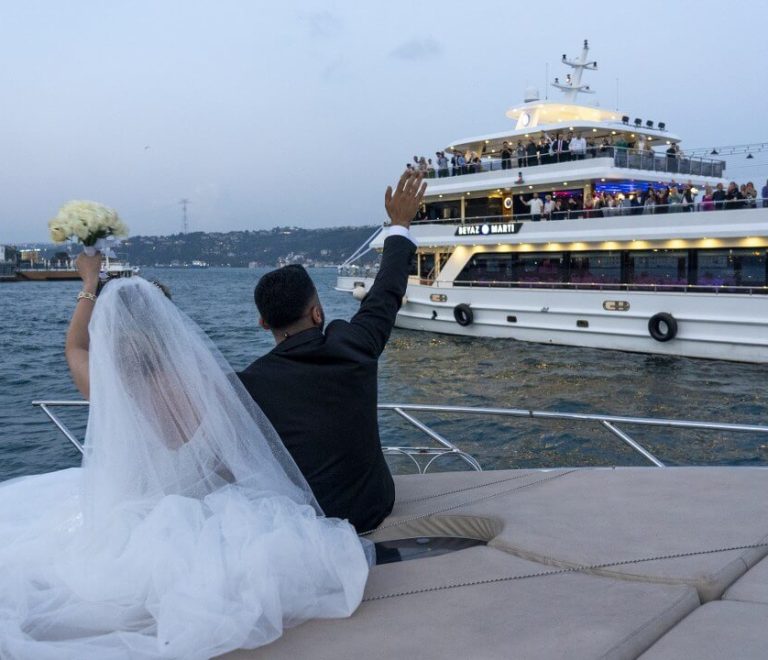 wedding on a boat