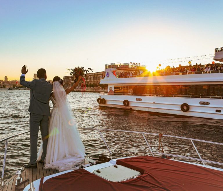 wedding on the boat