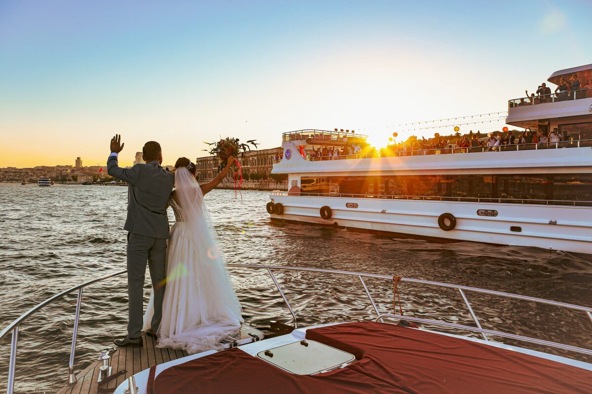 wedding on the boat