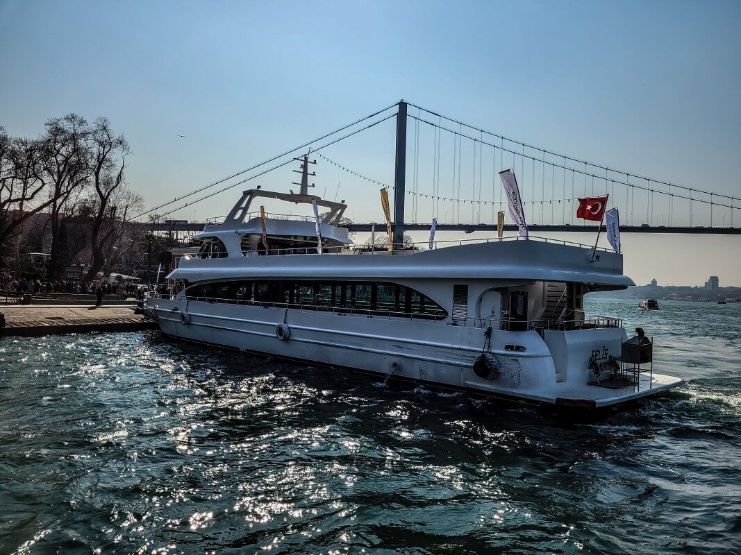 How to Propose on a Boat?