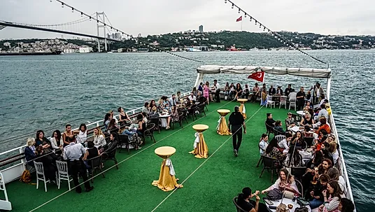 Wedding Organization on the Boat