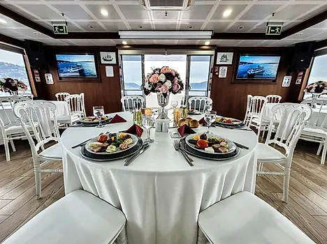 Wedding Prices with Dinner on the Boat